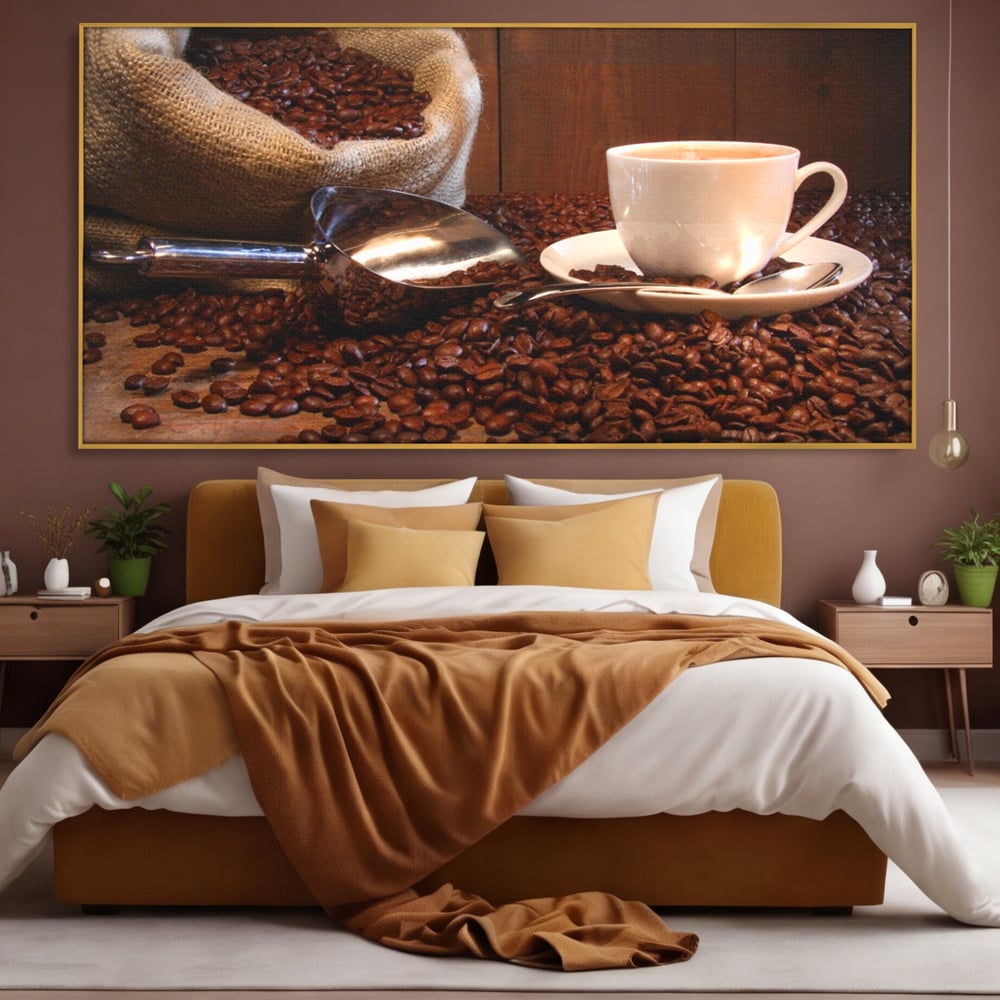 Tablou canvas cu tablou cu cana de cafea si sac de iuta, in rama de aluminiu auriu, pe perete intr-un dormitor